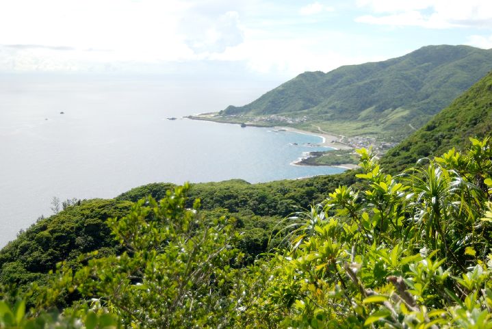 18.jpg - 18--步道中有一個瞭望點清楚俯看紅頭村海灣