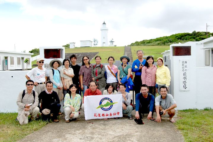 37.jpg - 37--傍晚再度吆喝騎摩托車來到鰭尾蘭嶼燈塔