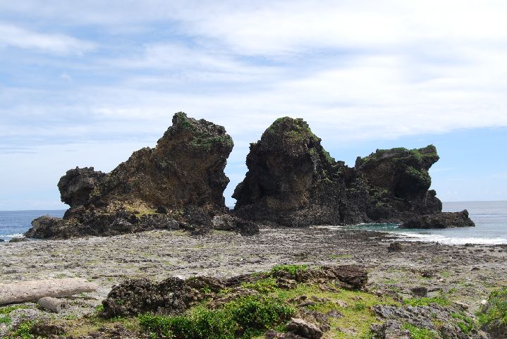 59.JPG - 59--雙獅岩有人說其造型其實更像兩隻哈巴狗