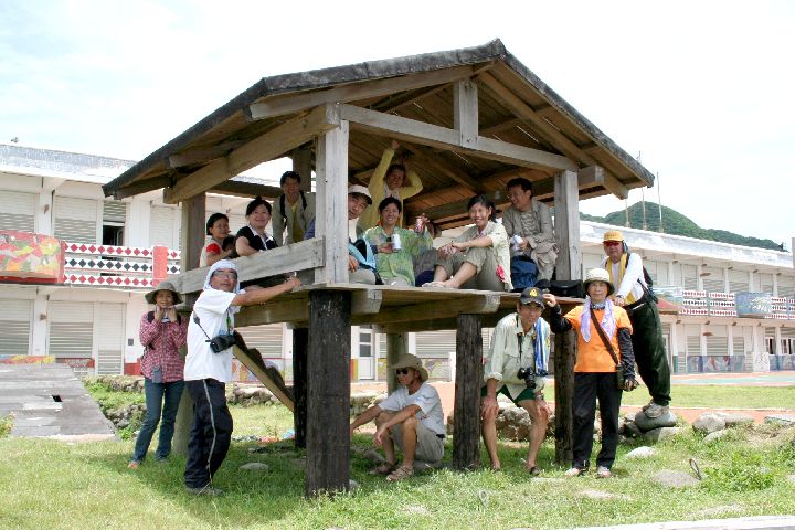 65.jpg - 65--東清國小校園有個舒適涼爽的涼亭好乘涼