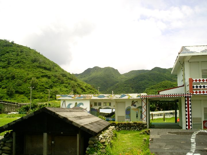 66.JPG - 66--東清國小涼亭旁就可以清楚的看到紅頭山