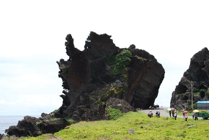 70.JPG - 70--龍頭岩是遊客必定會停留賞景拍照的景點