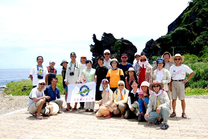 72.jpg - 72--來蘭嶼環島遊是一定要與龍頭岩拍合照的